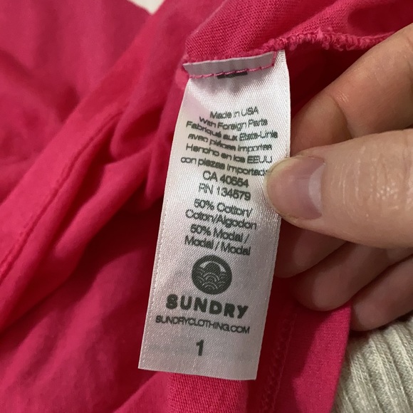 Sundry pink t-shirt with scattered white stars size S - Picture 6 of 8